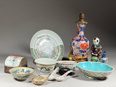 CHINE. Petit lot de porcelaine composé d'un cachet en porcel…