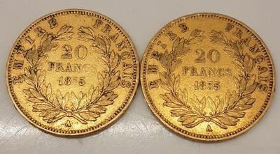 deux pièces d'or, dont l'une est ornée d'une couronne et l'autre d'une couronne de fleurs