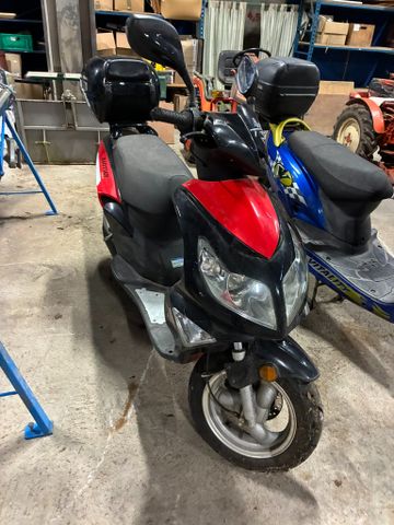 BAOTIAN - Scooter 50cm3 immatriculé AN 738 V, 1529 kms, Vendu ave...