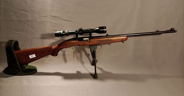 Catégorie B. Carabine semi-automatique SNIPER 22 Magnum.  Avec lu