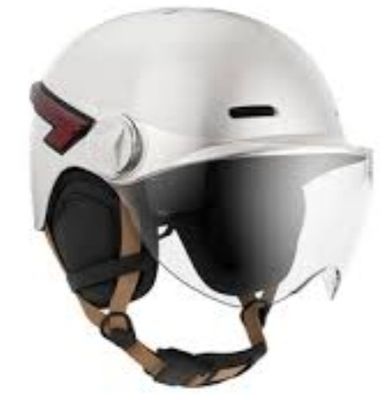 une image représentant un casque muni d'une visière et de lunettes de protection