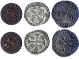 six types différents de pièces de monnaie médiévales sont représentés sur un fond blanc