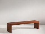 un banc en bois sur fond blanc