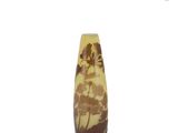un vase orné d'un motif marron et blanc