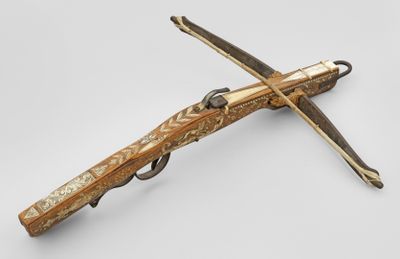 Barocke Armbrust Nussbaum, Eisen, Elfenbein. Säule massive e…