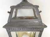 a light that is sitting on the wall