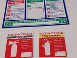 a sign on the wall that says consignes de secrute