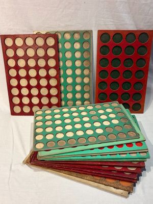 plusieurs types de sous-verres différents, ornés de pois