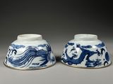 pair of chinese blue and white porcelain bowls