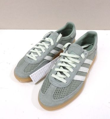 Baskets adidas Gazelle grises et blanches avec semelles en caoutchouc