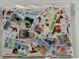 une photo d'un paquet de timbres représentant des animaux