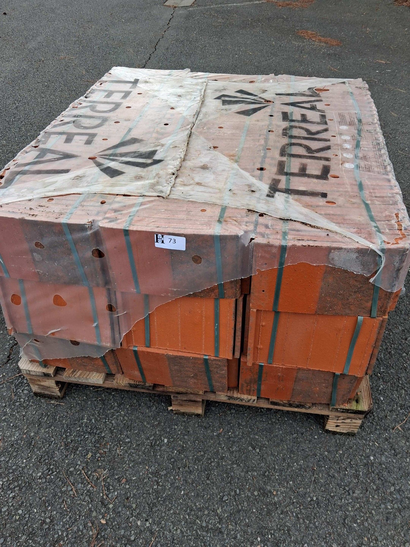 Marchandises neuves et en bon état visuel - Palette de tuile…