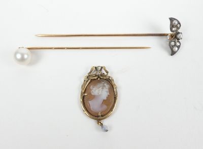 Bijou: 2 Epingles de cravate en or jaune 14K sertie de perle…