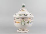 an image of a tureeny dish with a lid