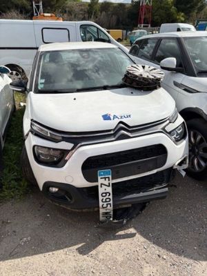 le nombre de voitures garées dans un parking