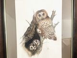 tableau représentant deux chouettes perchées sur une branche d'arbre, avec un nid au milieu