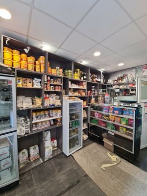 EC9: Lot de mobilier comprenant 50 casiers servant de présen…