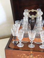 CAVE A LIQUEURS en placage de palissandre et de buis à décor… (photo 3)