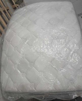 1078 / Matelas - MG - avec sur matelas intégré épaisse …