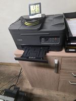 G27 - LABRUGUIERE - Un bureau comprenant : (photo 2)