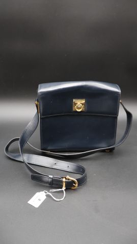 CELINE - Sac en cuir souple bleu, grande brise réglable. Bon état...