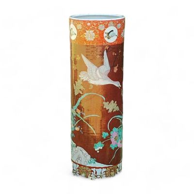 JAPON Importante vase cylindrique en porcelaine à décor poly…