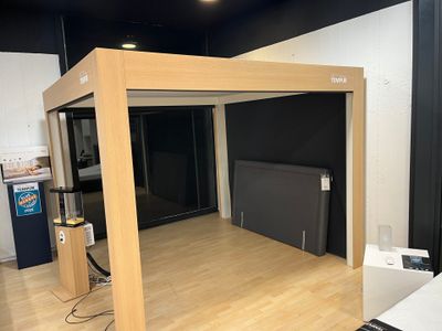 Encadrement bois de présentation lit marque TEMPUR