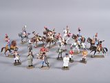 un grand nombre de figurines sur une table