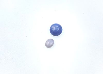 DEUX SAPHIRS ETOILE couleur "bleu pastel" taille cabochon, l…
