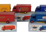 six types différents de camions miniatures exposés
