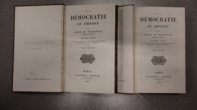 Tocqueville « démocratie en Amérique » (2 tomes) ex libris de Gué...