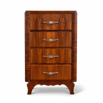 un gros plan d'une commode en bois sur fond blanc
