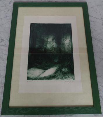 Ecole du XXe siècle Femme en vert Gravure signée en bas à dr…