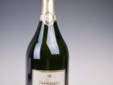 une bouteille de champagne Deutz