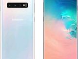 the front and back of a white samsung s10