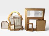 quatre meubles fabriqués en carton