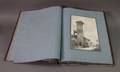 un livre sur lequel figure l'image d'un bâtiment