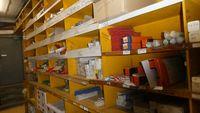 - 4 Rayonnages recto verso comprenant de fournitures de lame… (photo 4)