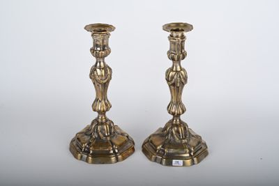 Paire de bougeoirs de style Transition en bronze argenté arm… - Photo 1