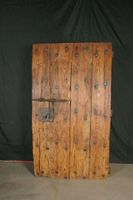 Ancienne porte de mazot en pin à gros clous en fer forgé, à … (photo 2)