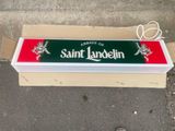 une boîte en carton sur laquelle est collée une étiquette