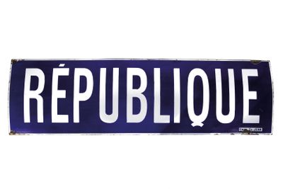 a blue and white street sign with the word republic on it