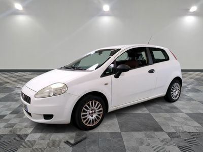 FIAT - GRANDE PUNTO 1.2 8V 65 TEAM - ES - Mise en service: 0…
