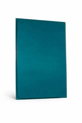 un cahier bleu avec une page blanche sur la couverture