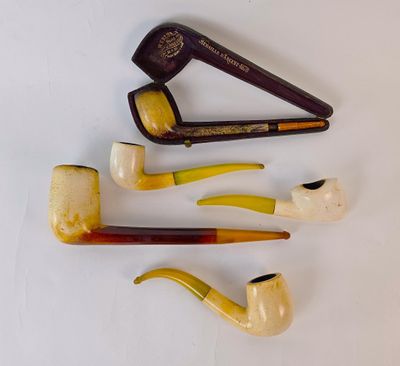 PIPES / Ensemble de 5 pipes en écumes de mer (ont été fumées…