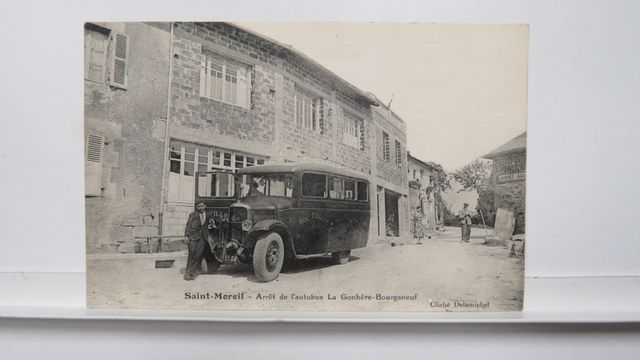St-Moreil Arrêt de l’Autobus La Jonchère-Bourganeuf. TBE.