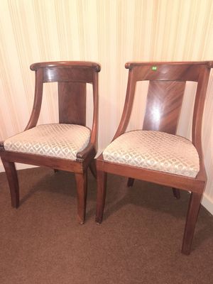 Fausse paire de chaises à dossier gondole en placage d'acajo…