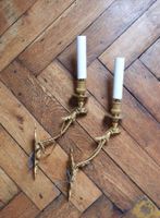 PAIRE D'APPLIQUES à un bras de lumière en bronze ciselé et d…