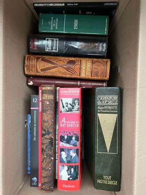 Lot 17 cartons de livres anciens et modernes divers à vendre en l'état - Photo 1