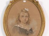 portrait d'une jeune fille en robe noire ornée d'un nœud blanc